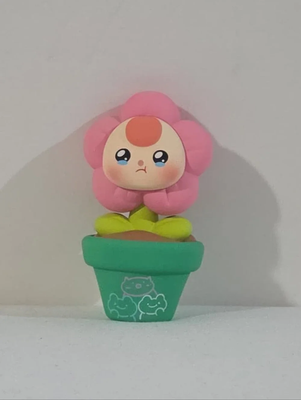 Baby Three teary-eyed flower mini figure